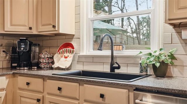 505 WYNCOURTNEY NE Drive, Atlanta, GA 30328