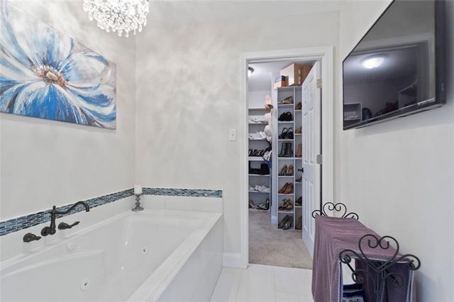 505 WYNCOURTNEY NE Drive, Atlanta, GA 30328