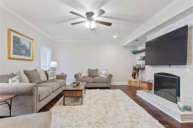 505 WYNCOURTNEY NE Drive, Atlanta, GA 30328