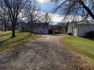 909 Pacific Avenue, Waverly, MN 55390