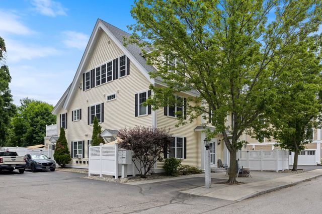 43 Cornwall St Apt E, Portsmouth, NH 03801