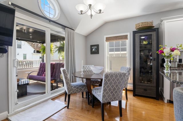 43 Cornwall St Apt E, Portsmouth, NH 03801