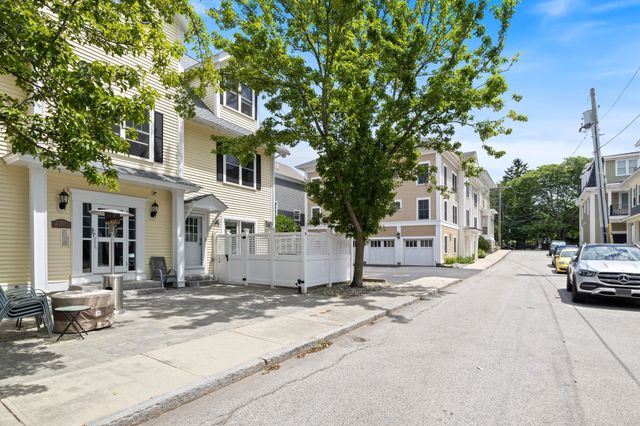 43 Cornwall St Apt E, Portsmouth, NH 03801