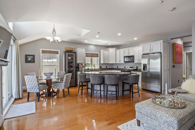 43 Cornwall St Apt E, Portsmouth, NH 03801