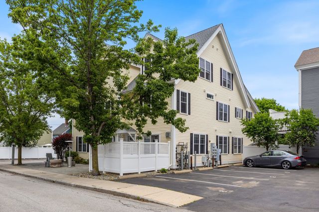 43 Cornwall St Apt E, Portsmouth, NH 03801