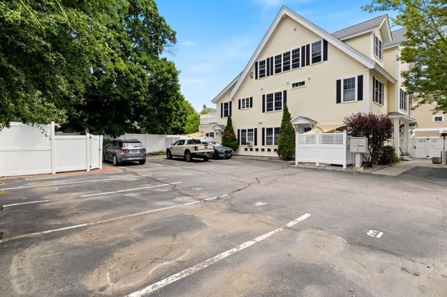 43 Cornwall St Apt E, Portsmouth, NH 03801