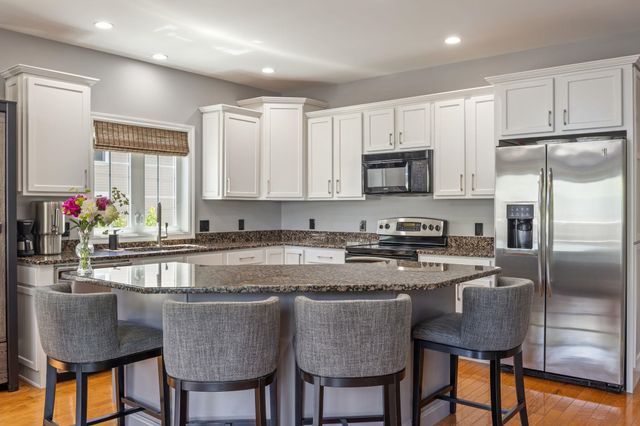 43 Cornwall St Apt E, Portsmouth, NH 03801