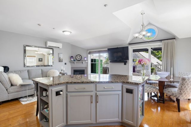 43 Cornwall St Apt E, Portsmouth, NH 03801