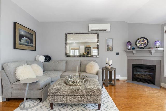 43 Cornwall St Apt E, Portsmouth, NH 03801