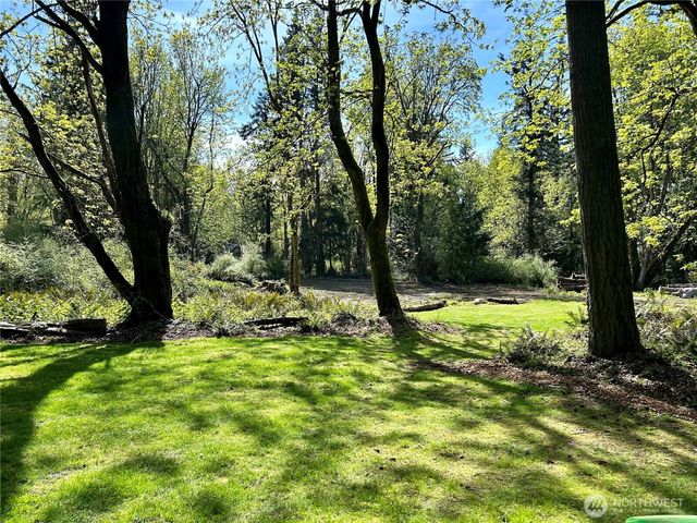 4236 Goatsbeard Lane, Clinton, WA 98236