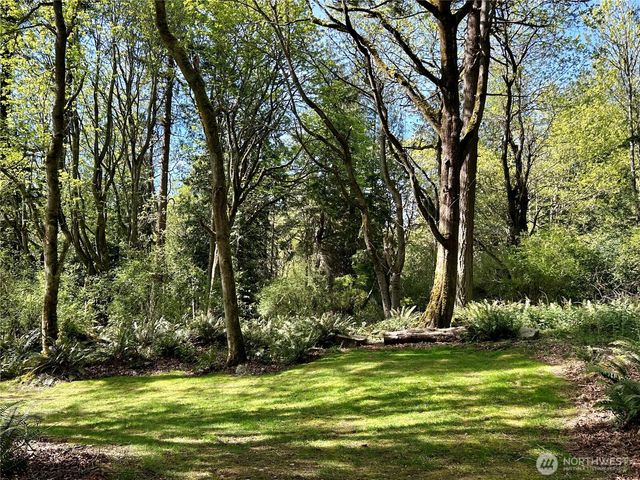 4236 Goatsbeard Lane, Clinton, WA 98236
