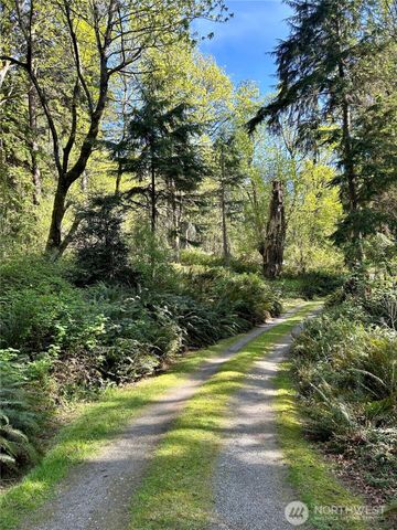 4236 Goatsbeard Lane, Clinton, WA 98236