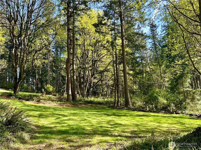 4236 Goatsbeard Lane, Clinton, WA 98236