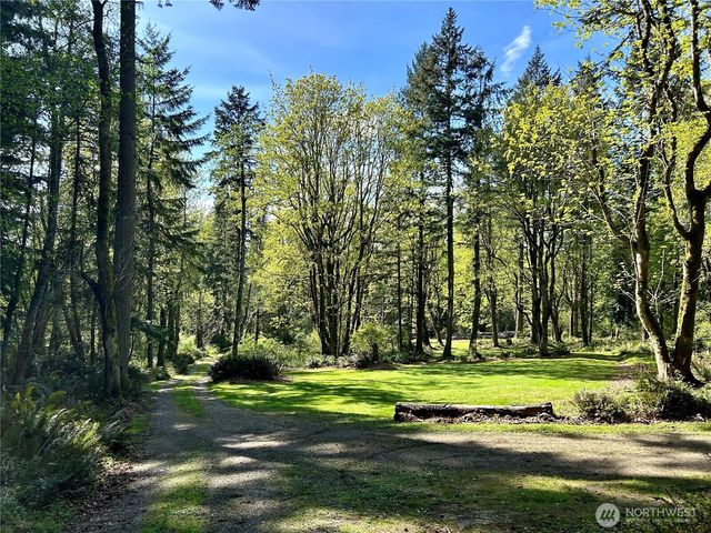 4236 Goatsbeard Lane, Clinton, WA 98236