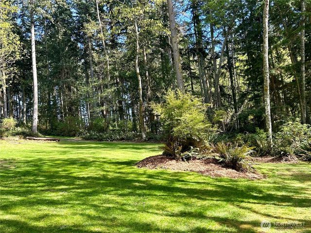 4236 Goatsbeard Lane, Clinton, WA 98236