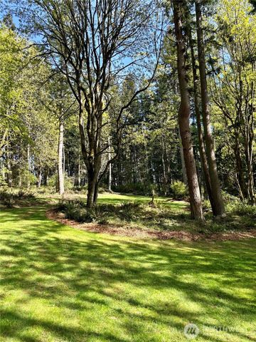 4236 Goatsbeard Lane, Clinton, WA 98236