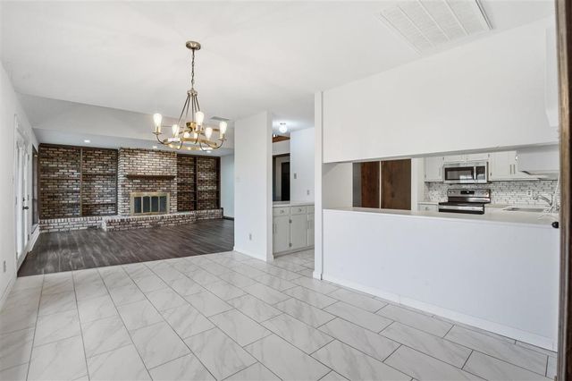 4703 W Quail Hollow Drive, Lake Charles, LA 70605