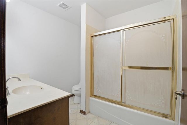 4703 W Quail Hollow Drive, Lake Charles, LA 70605