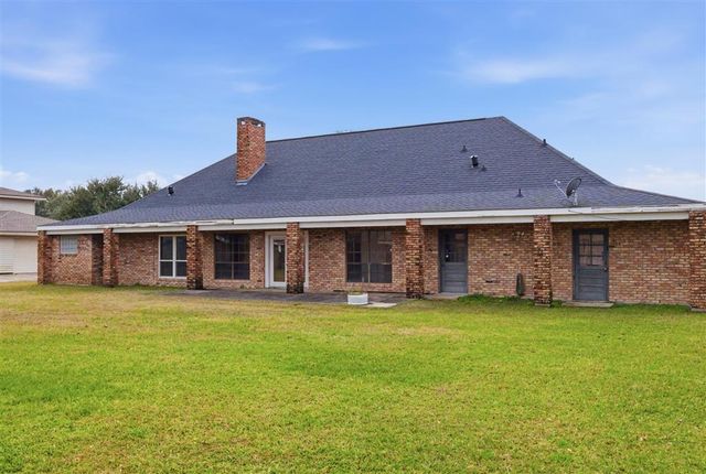 4703 W Quail Hollow Drive, Lake Charles, LA 70605