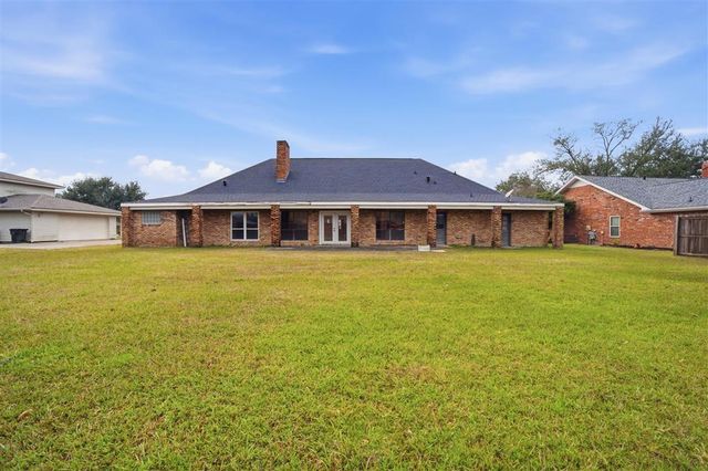 4703 W Quail Hollow Drive, Lake Charles, LA 70605