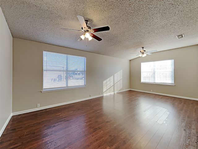 1803 Dartmouth Drive, Glenn Heights, TX 75154