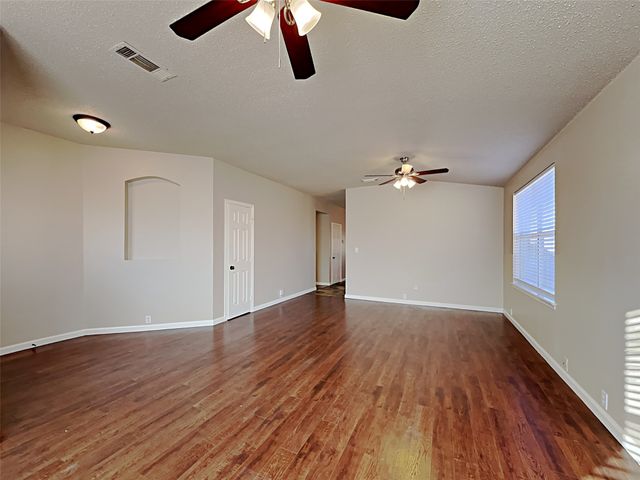 1803 Dartmouth Drive, Glenn Heights, TX 75154