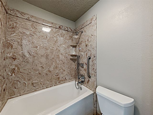 1803 Dartmouth Drive, Glenn Heights, TX 75154