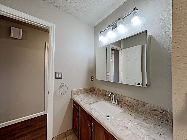 1803 Dartmouth Drive, Glenn Heights, TX 75154