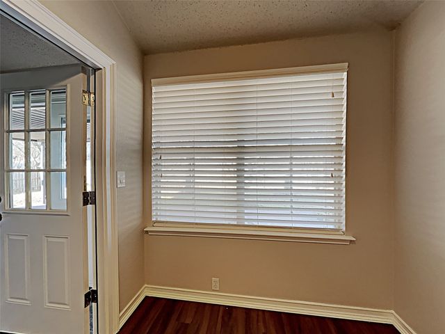 1803 Dartmouth Drive, Glenn Heights, TX 75154