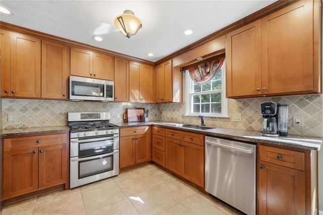 5020 Southland Drive, Woodstock, GA 30188