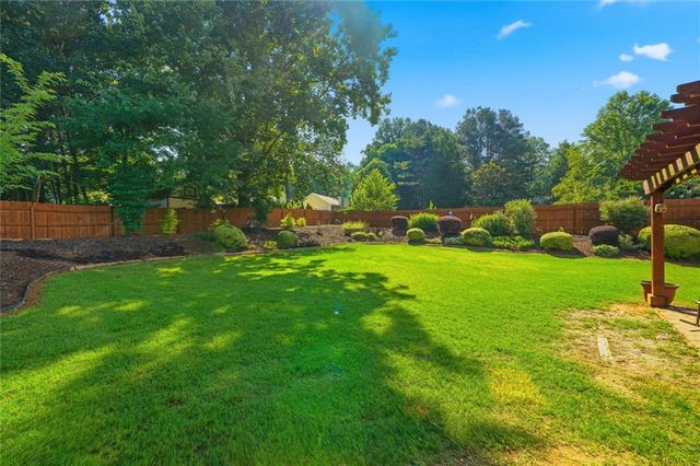 5020 Southland Drive, Woodstock, GA 30188