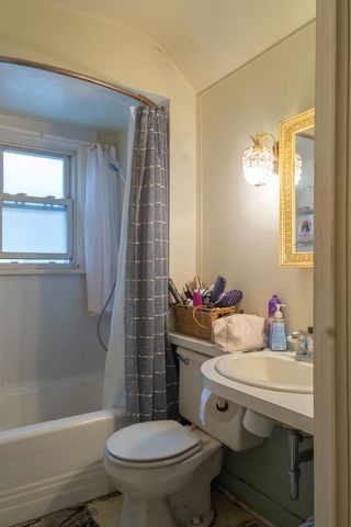 223 W Avon Street, Freeport, IL 61032