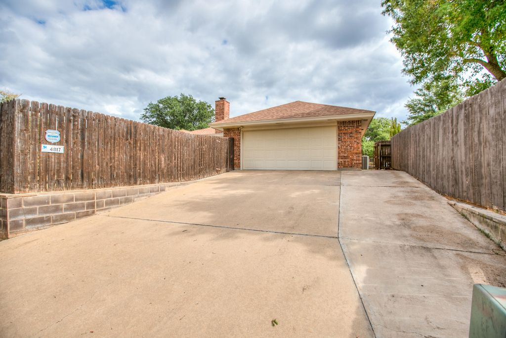 Image 9 of property listing at 4817 Bermuda Drive, San Angelo, TX 76904