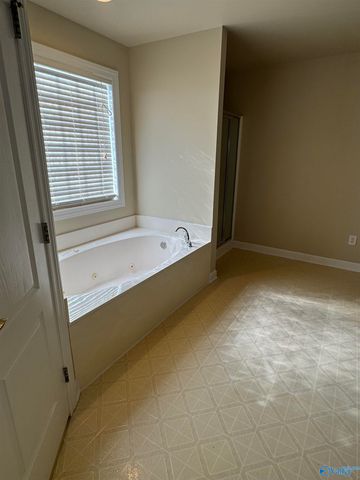 101 Willowmere Circle, Huntsville, AL 35806