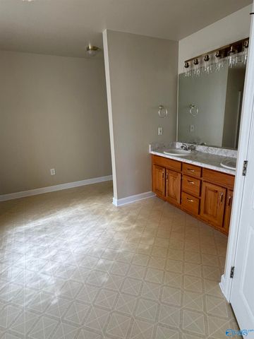 101 Willowmere Circle, Huntsville, AL 35806