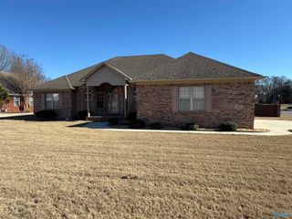 101 Willowmere Circle, Huntsville, AL 35806