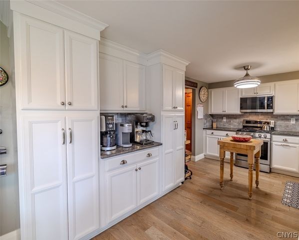 4285 Carmel Drive, Clay, NY 13090