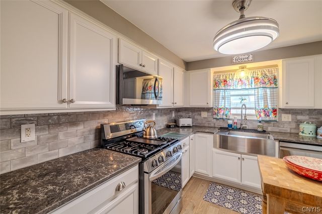 4285 Carmel Drive, Clay, NY 13090
