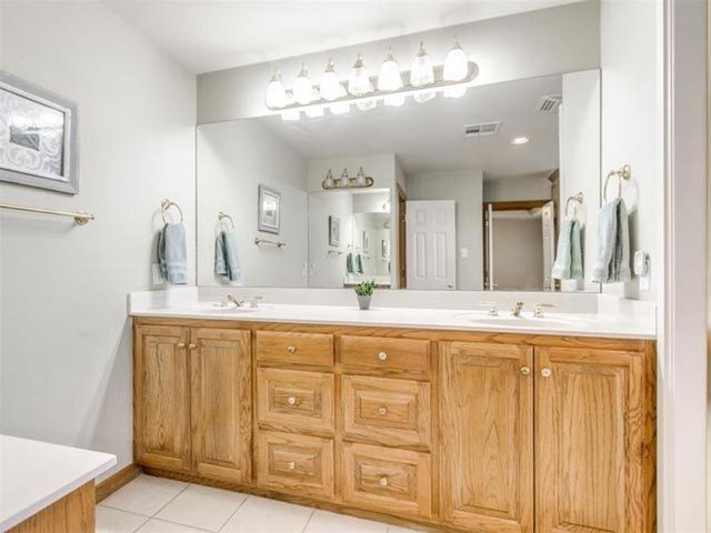 511 Broadway Street, Guthrie, OK 73044