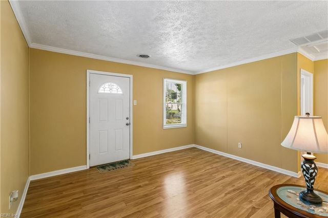 650 Grimes RD, Hampton, VA 23663