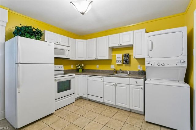 650 Grimes RD, Hampton, VA 23663