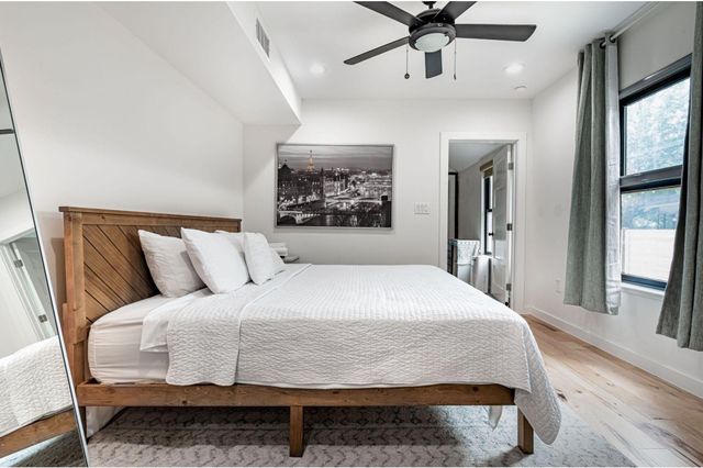 1911 College ROW, Austin, TX 78702
