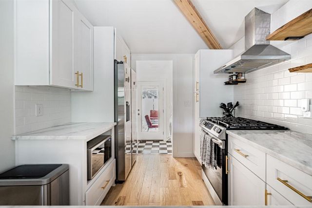 1911 College ROW, Austin, TX 78702