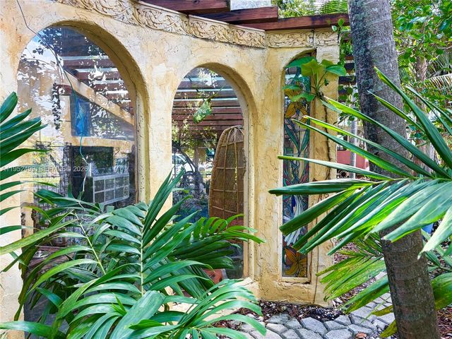 732 NW 43rd Ct, Oakland Park, FL 33309