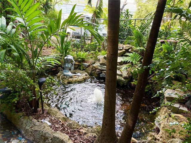 732 NW 43rd Ct, Oakland Park, FL 33309