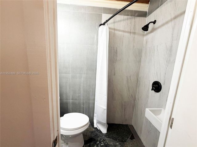 732 NW 43rd Ct, Oakland Park, FL 33309