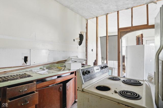 1910 Locust Street, Terre Haute, IN 47807