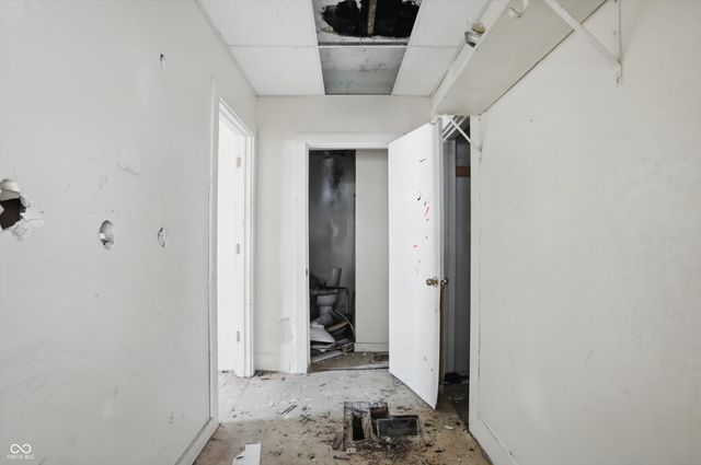 1910 Locust Street, Terre Haute, IN 47807