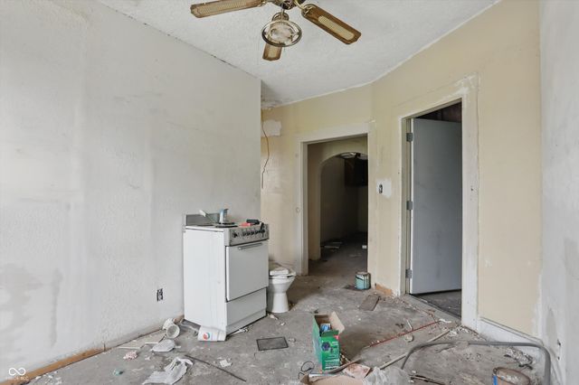 1910 Locust Street, Terre Haute, IN 47807