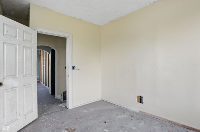 1910 Locust Street, Terre Haute, IN 47807